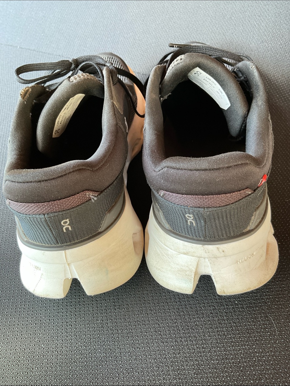 On Cloud Running women’s swift Running Shoes - Black and White, women’s 9 - Picture 11 of 11